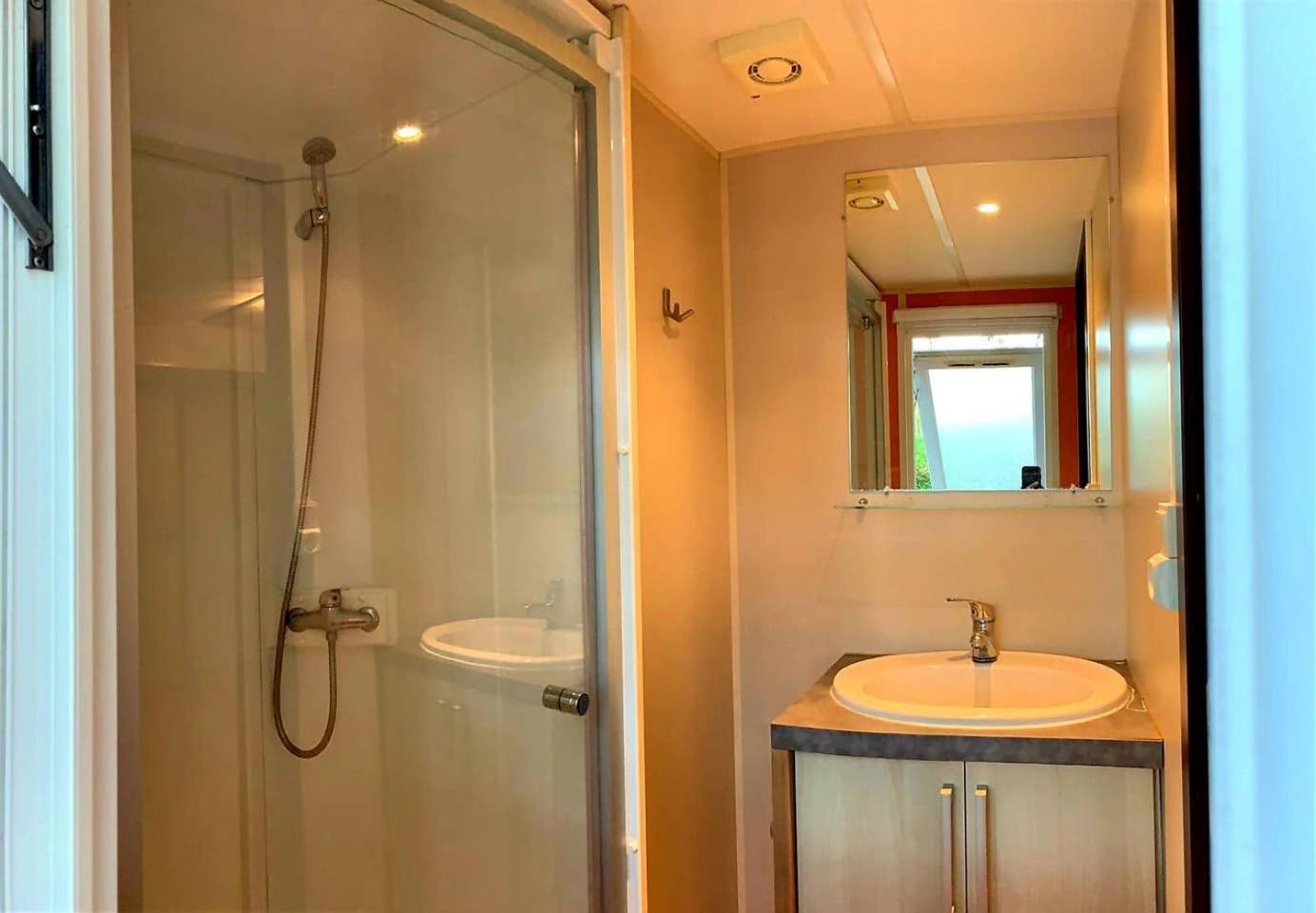 Les Voiles De Laives Hotell Eksteriør bilde